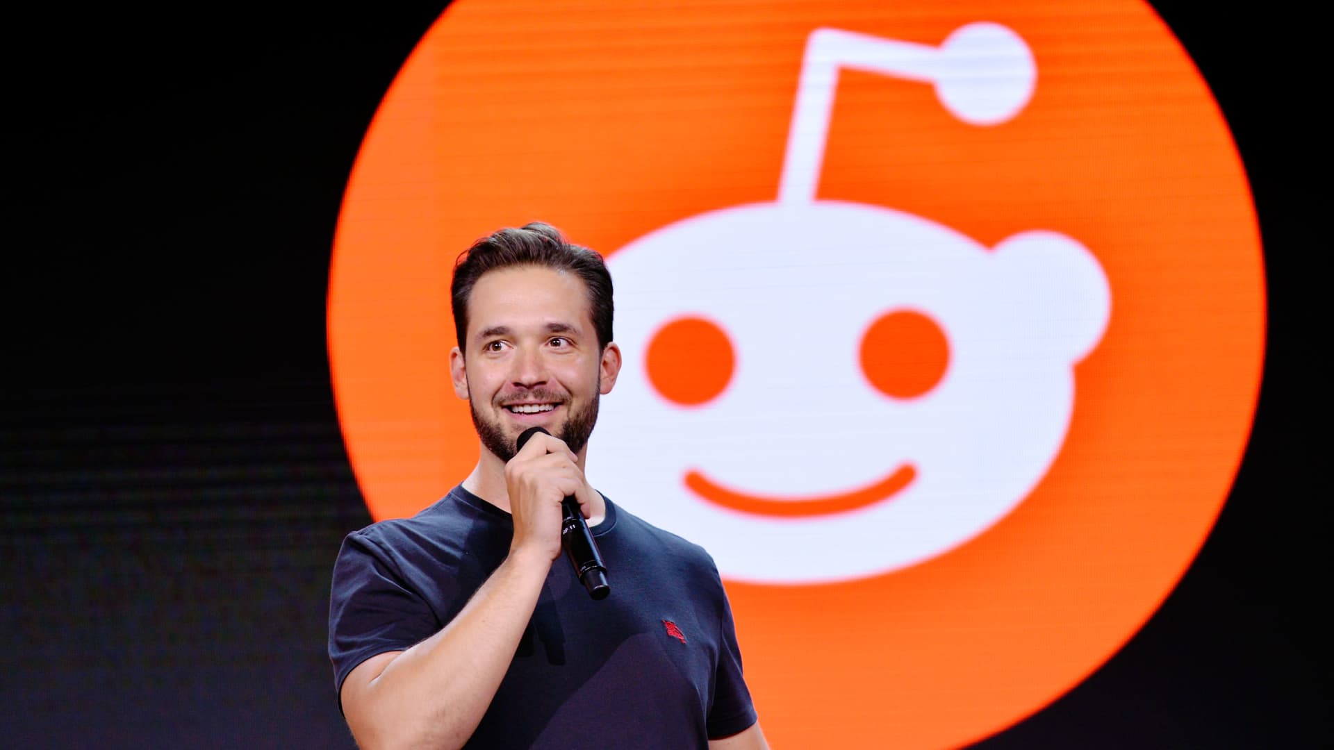 Reddit Co-Founder Says Tech Industry Has Mishandled AI Risk Communication