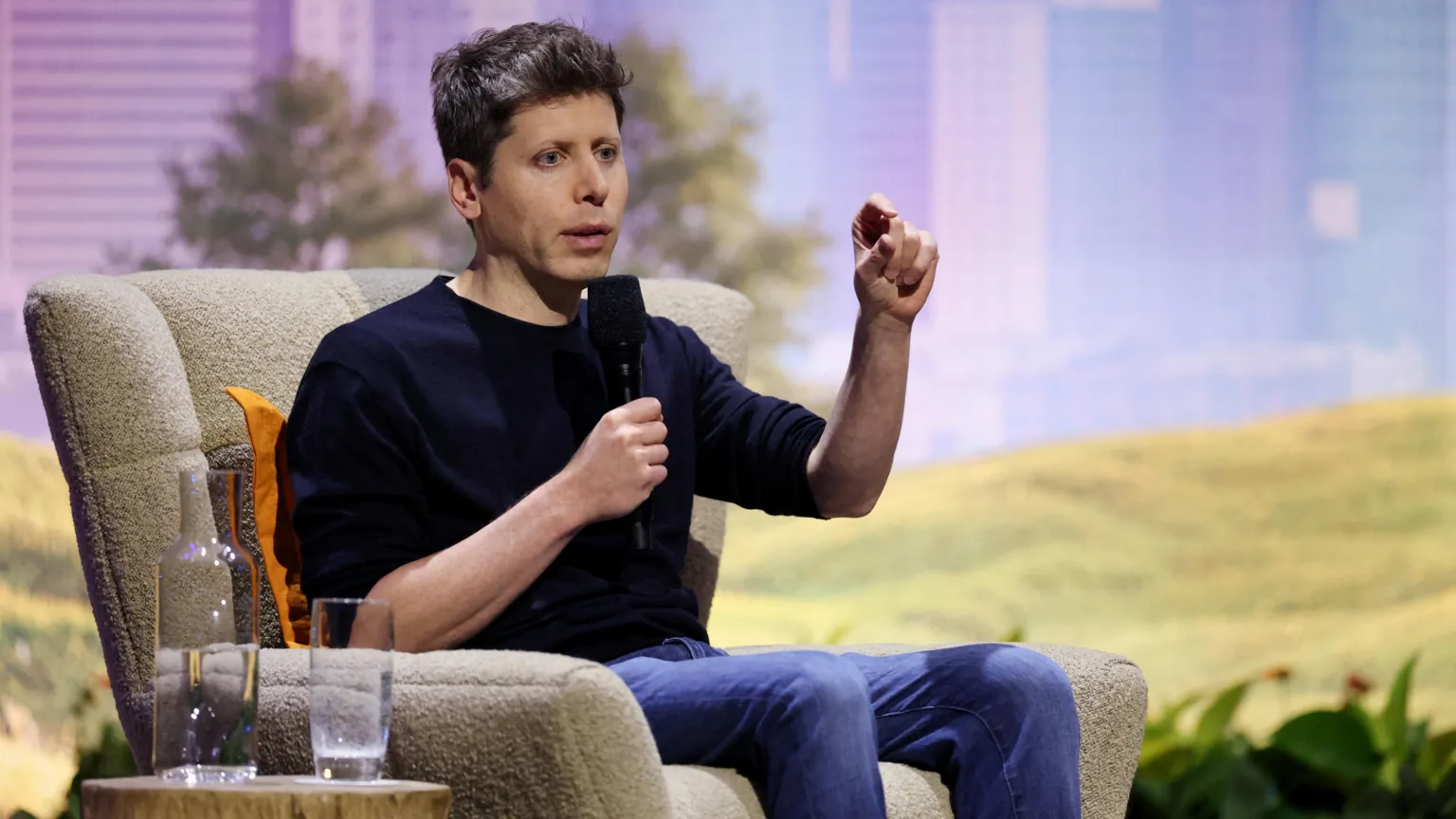 Sam Altman Says Public Fears AI, but Should Trust AI Firms
