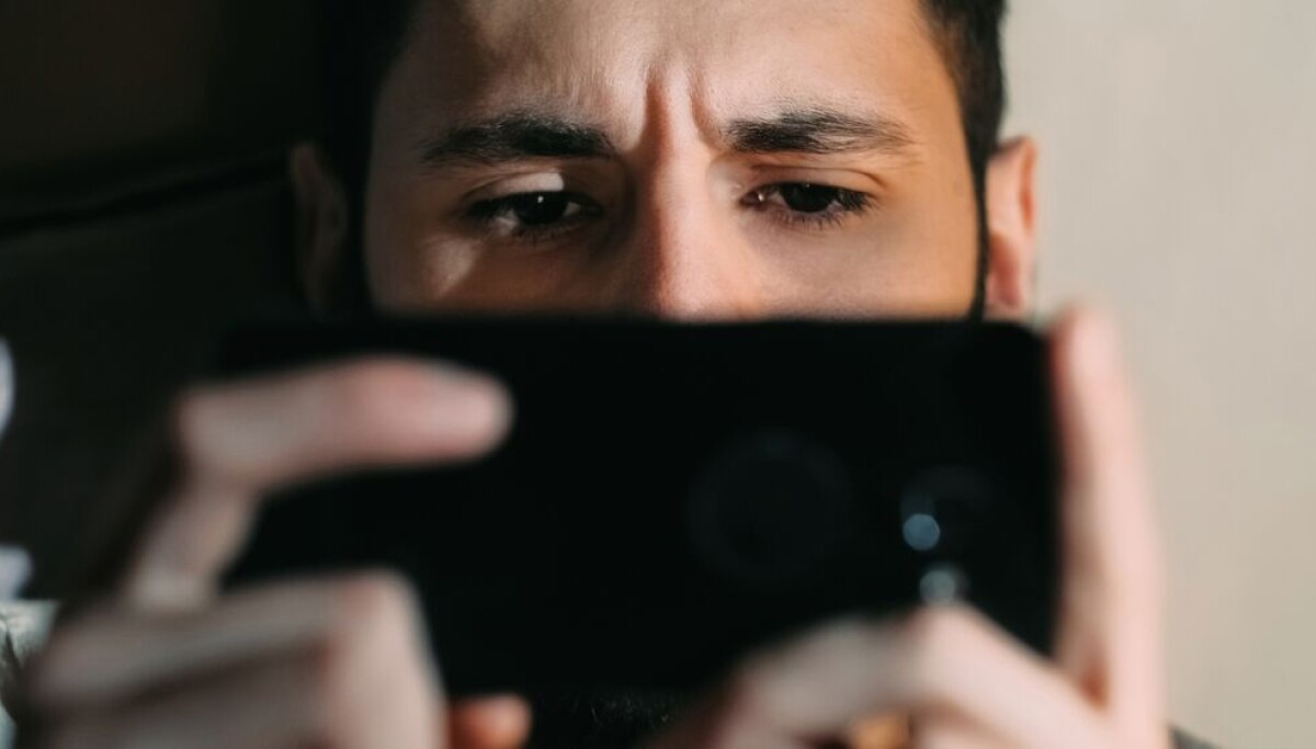 AI Boom Could Remove 230 Million Budget Phones a Year by 2030
